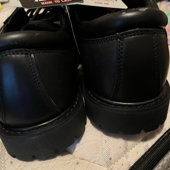 Sketchers Steel Toe NWT shoes - Picture 2 of 4